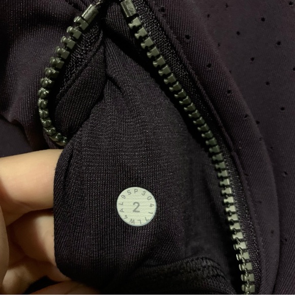 Lululemon 2 Sleek Essentials Zip Up Jacket in Boysenberry - Picture 11 of 16